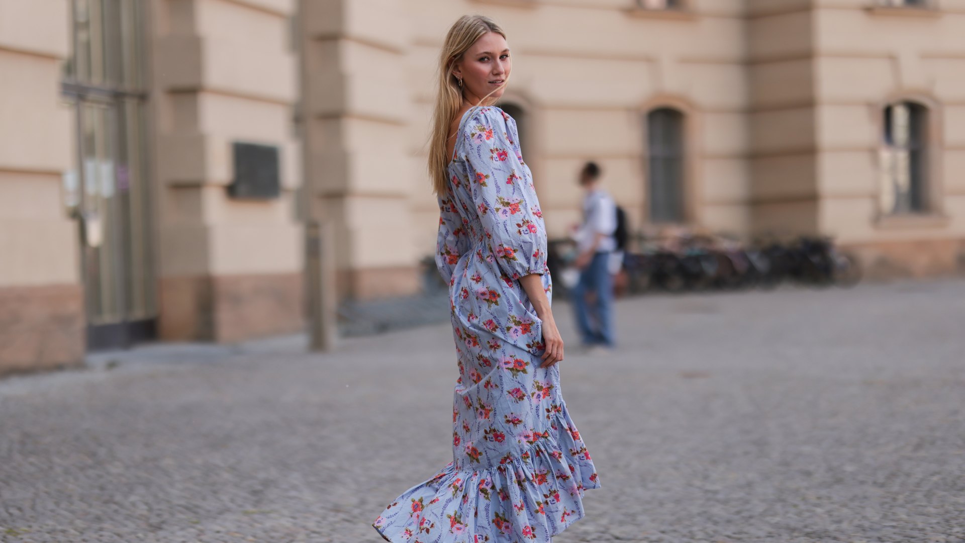 Finally! These 17 floral spring dresses elevate your look without clinging