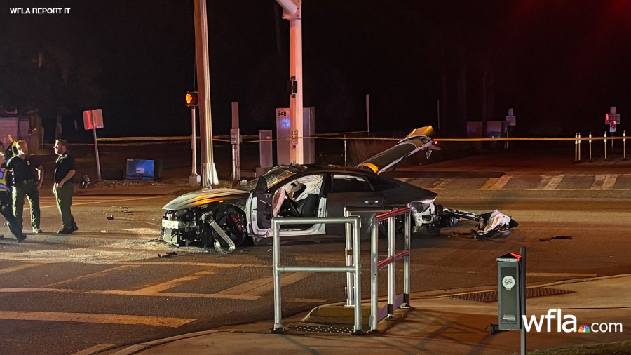 Multiple people hospitalized after driver crashes while fleeing Treasure Island police<br><br>