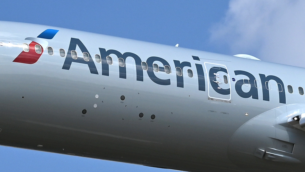American Airlines flight from NYC diverts to Detroit Metro Airport due to disruptive customer<br><br>