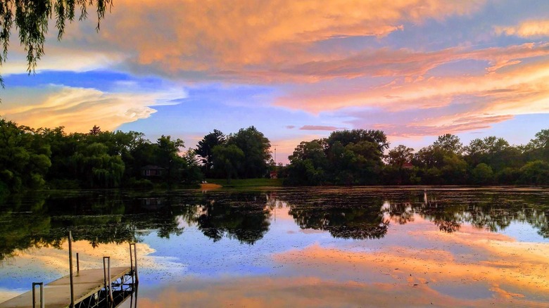 Between Chicago and Madison is Wisconsin's scenic lake with trails ...
