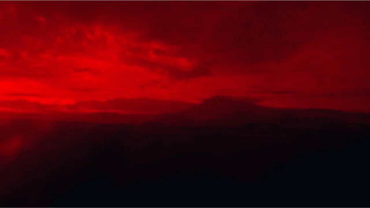 Why did the sky turn blood red in Western Australia ahead of Cyclone ...
