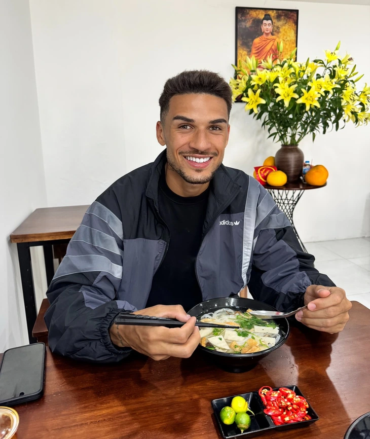 Đỗ Hoàng Hên ăn chay trường, làm sao đủ sức đá bóng chuyên nghiệp?