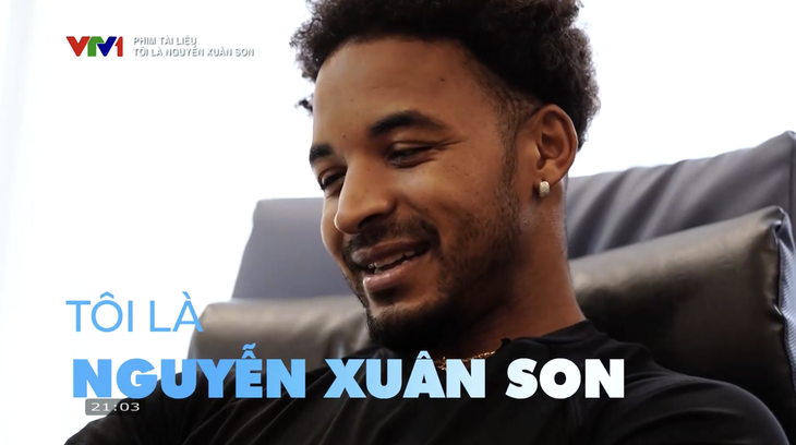 Phía sau ánh hào quang của cầu thủ Xuân Son là gì?