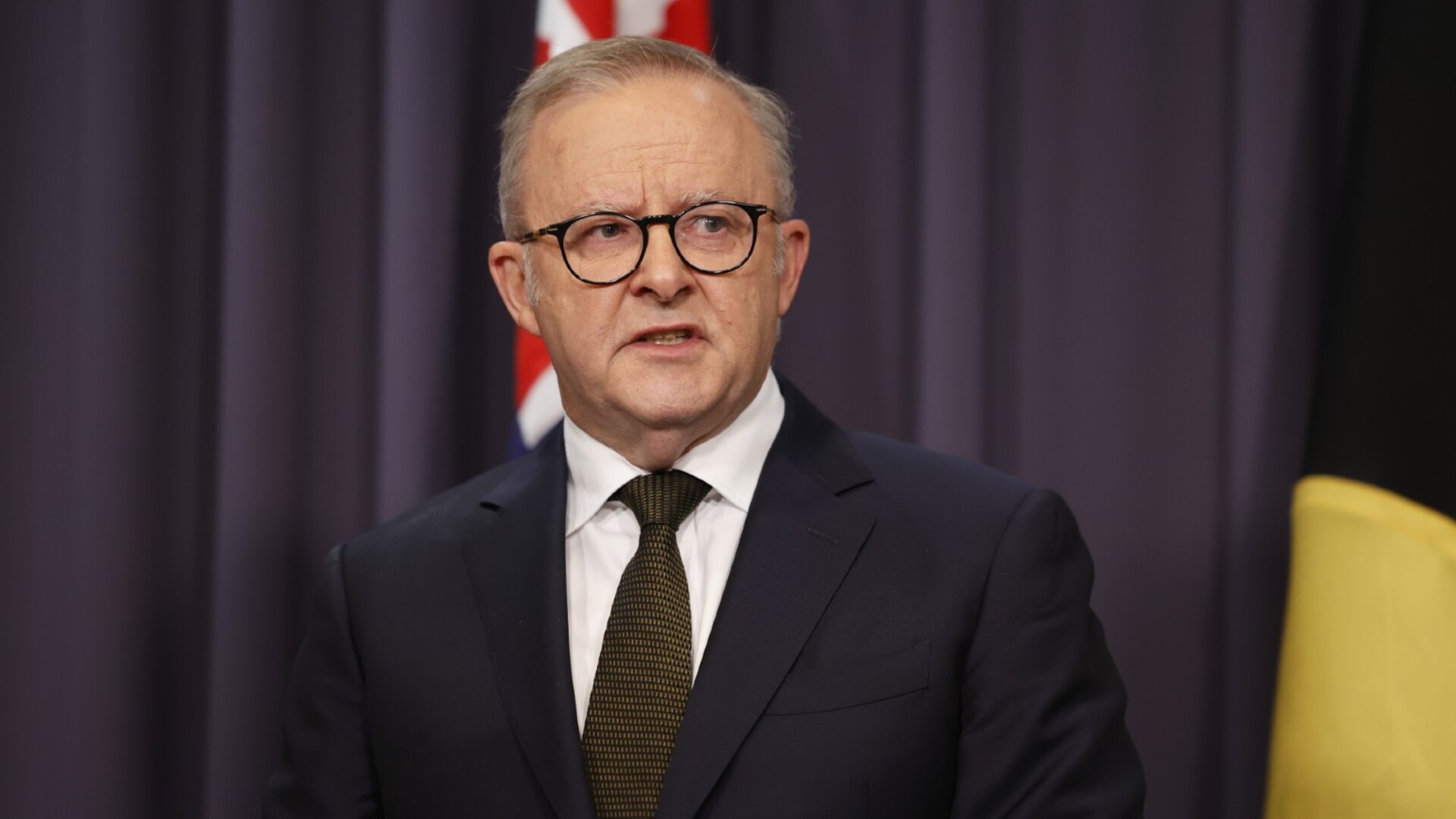 Latest Newspoll reveals drop in support for Labor amid Iran war