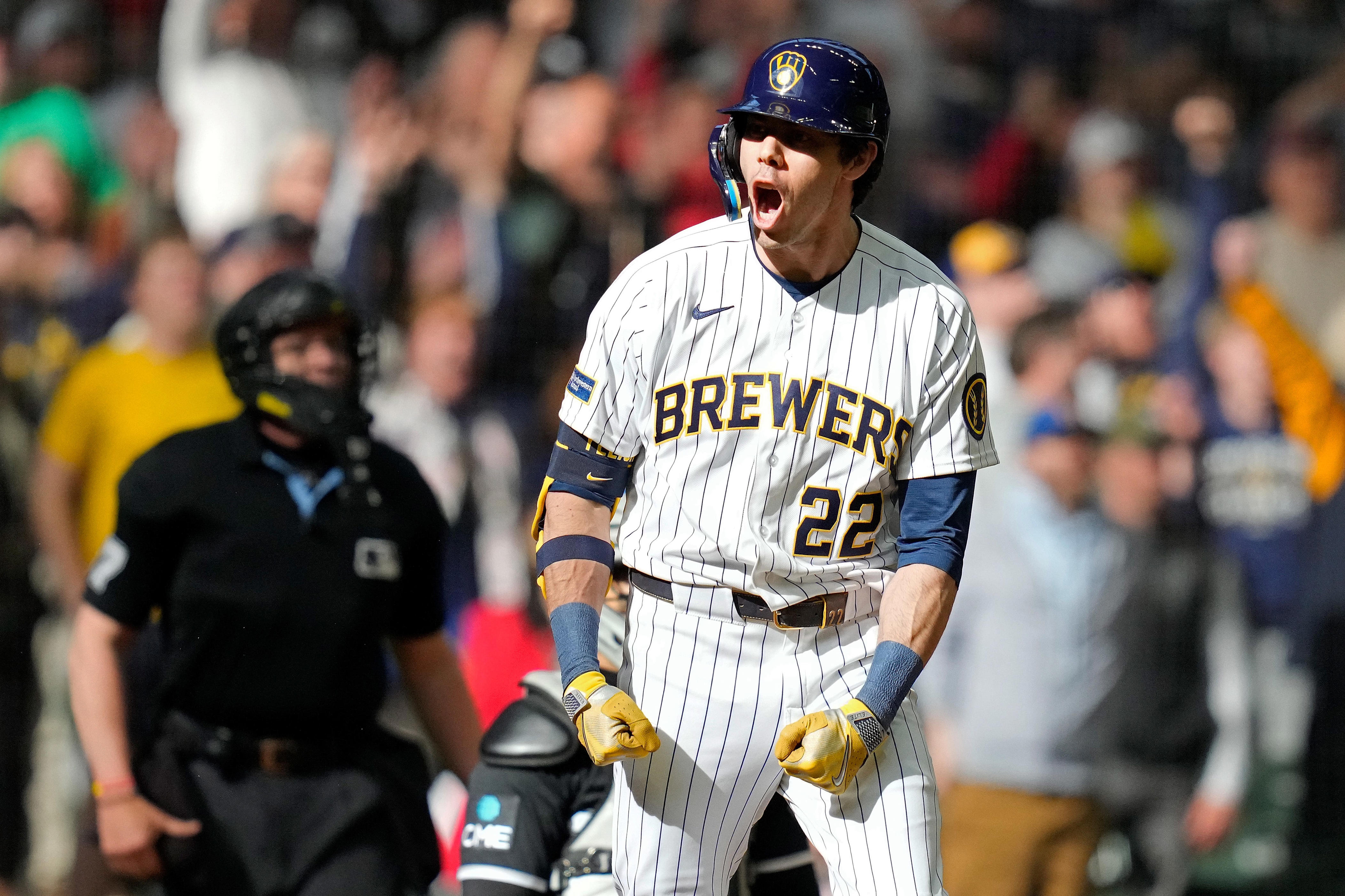 Christian Yelich's dramatic pinch-hit home run sends Brewers to opening ...