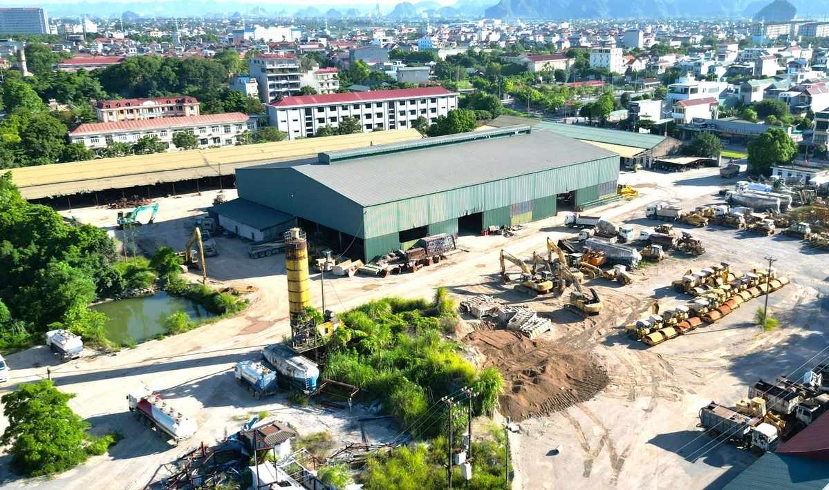 Hai trạm trộn bêtông nằm trong khu dân cư ở Ninh Bình buộc phải di dời