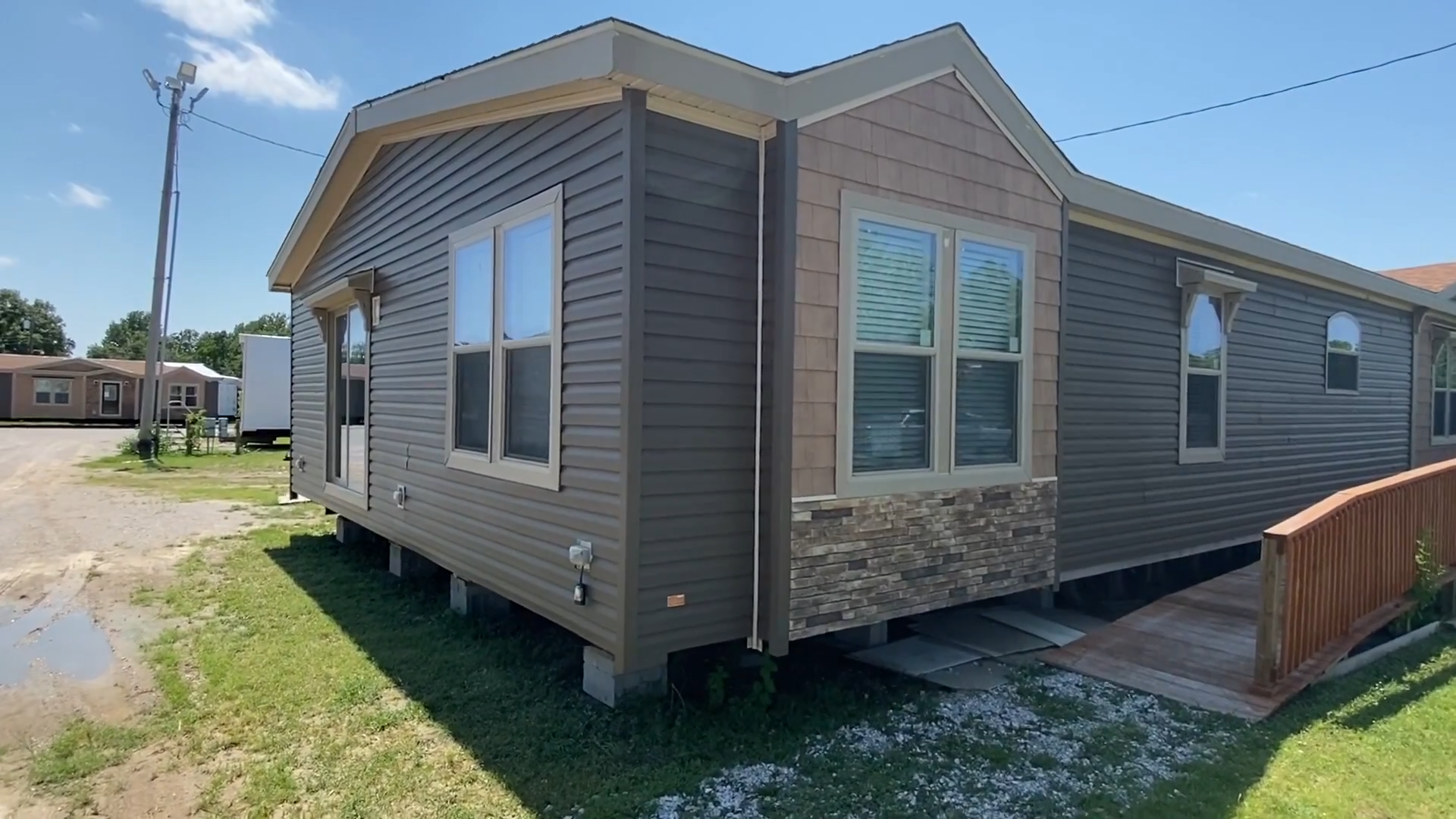Rock Ridge by Sunshine Homes | 3 bed, 2 bath mobile house tour