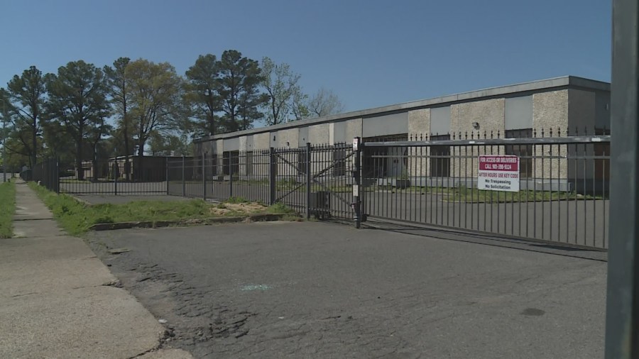 2 shot, 1 critical after late-night shooting outside Memphis studio