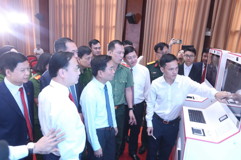 Thanh Hóa thí điểm kiosk thông minh, làm thủ tục hành chính trong vài phút