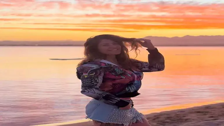 هيدي كرم تستمتع بإجازتها (3)_7