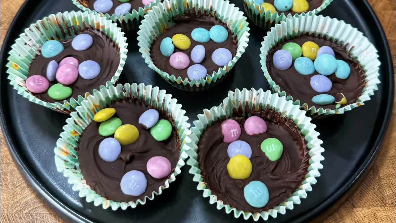 Perfect Ritz cracker crack cookies to share this Easter
