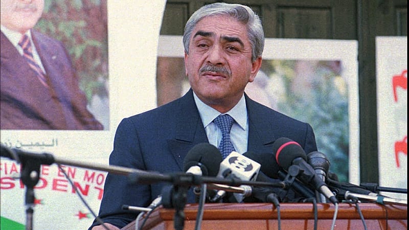 Le président algérien Liamine Zeroual, le 17 novembre 1995 à Alger