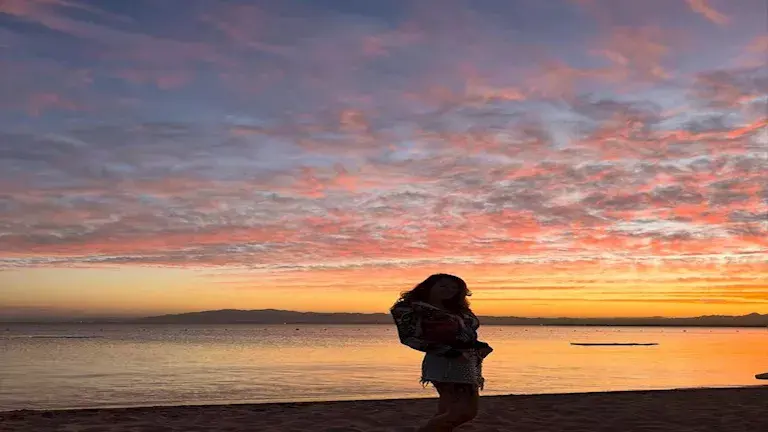 هيدي كرم تستمتع بإجازتها (2)_6