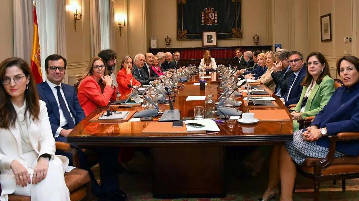 Los miembros del CGPJ se aprueban una subida de sueldo de hasta 800 ...