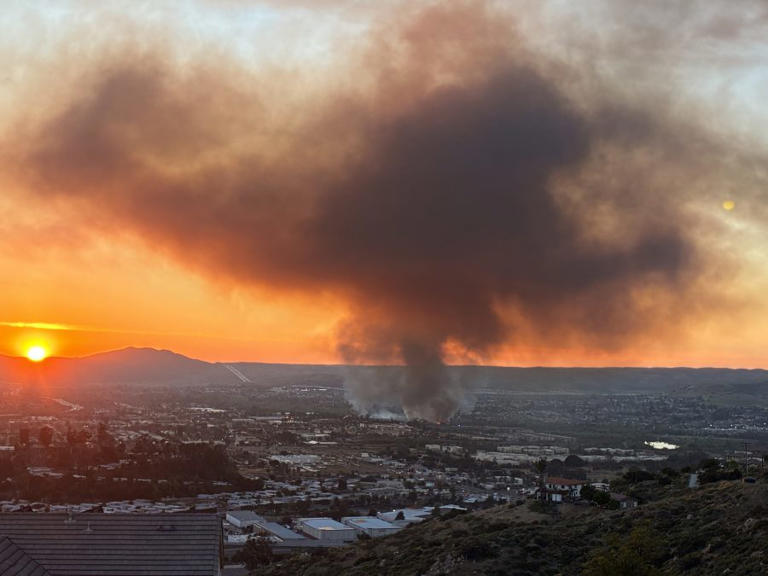 Crews contain fire in Santee that prompted evacuation of businesses