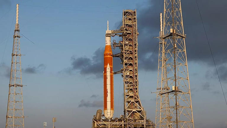 Artemis II si prepara al lancio per il primo viaggio verso la Luna dopo ...