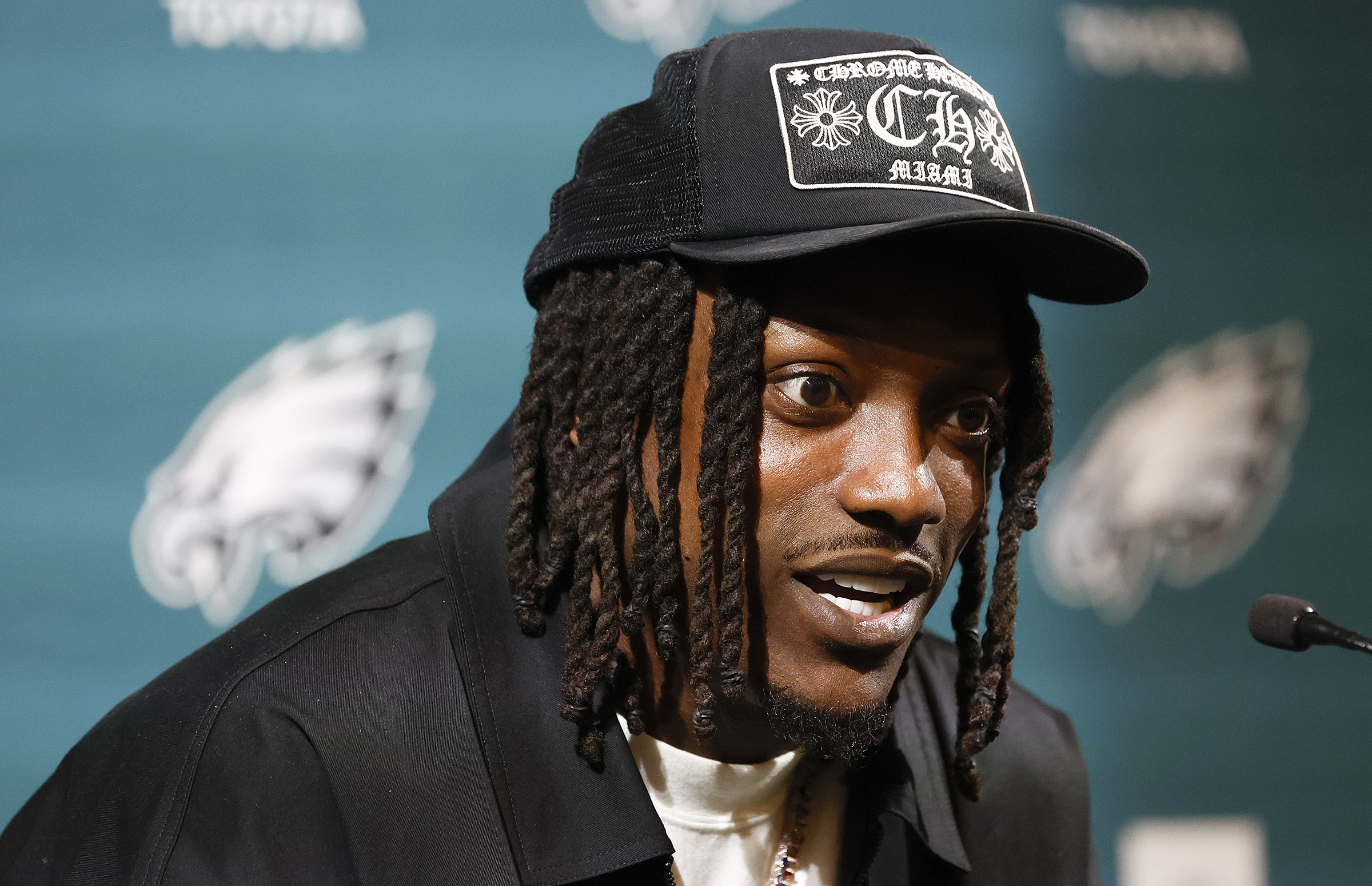 Howie Roseman announced an edge rusher signing to kick off NFL league ...