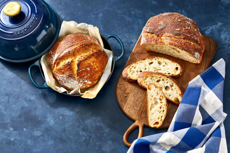 How to build a strong sourdough starter from scratch