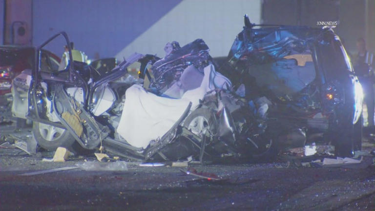 Deadly crash blocks all lanes of 10 Freeway in Ontario