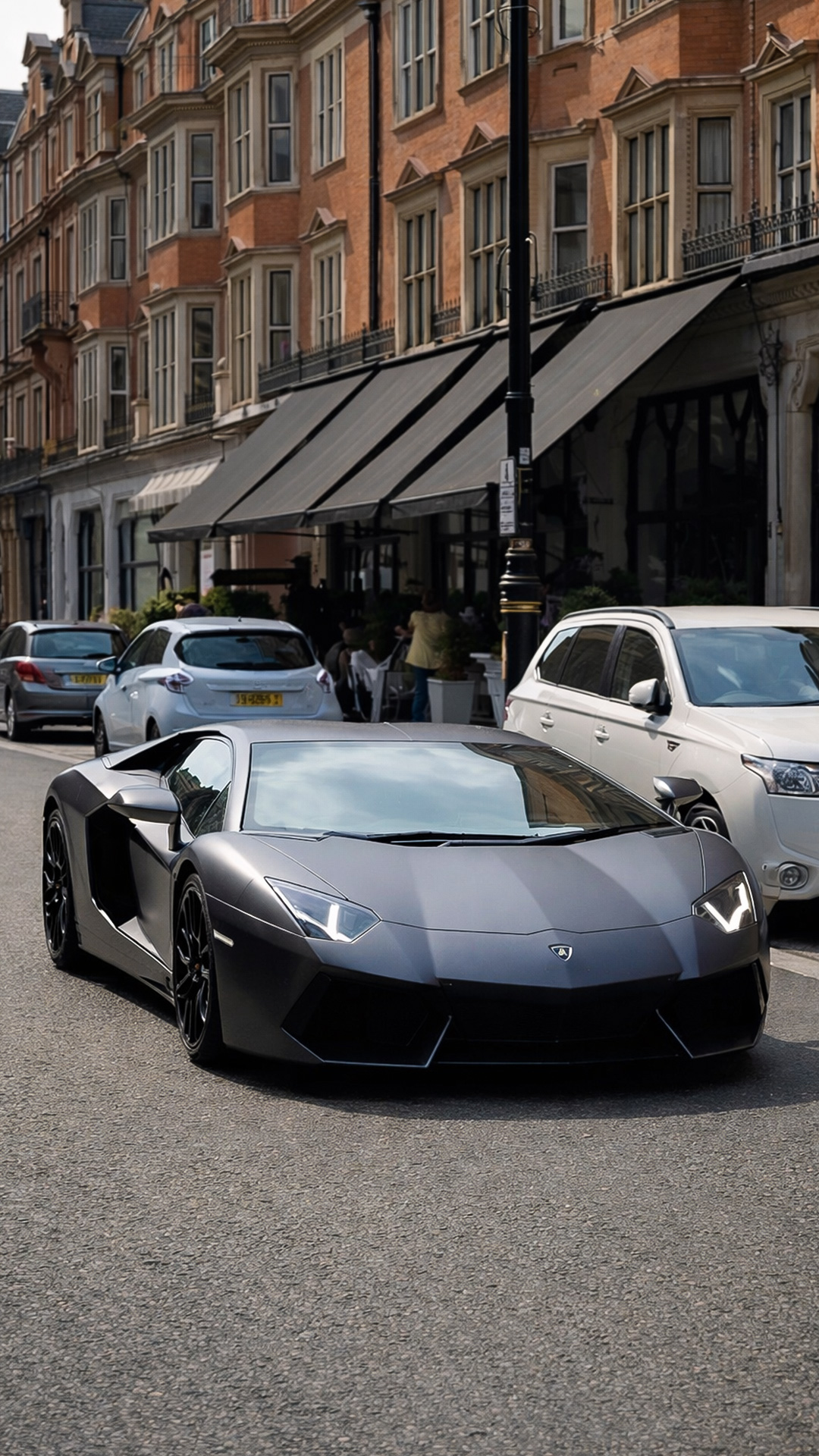 Clean spec Lamborghini Aventador on London streets