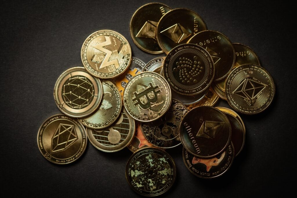 Bitcoin, Ethereum, XRP, Dogecoin kick off week in green on options-expiry relief rally<br><br>