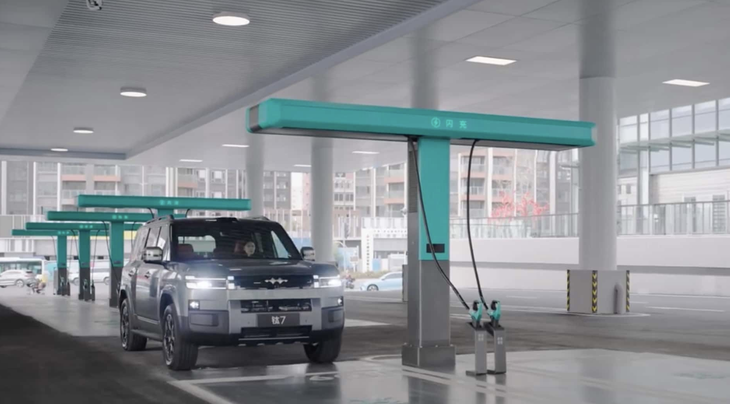 Người Việt thử sạc nhanh Flash BYD tại Trung Quốc: 'Nhảy điện nhanh như đổ xăng'