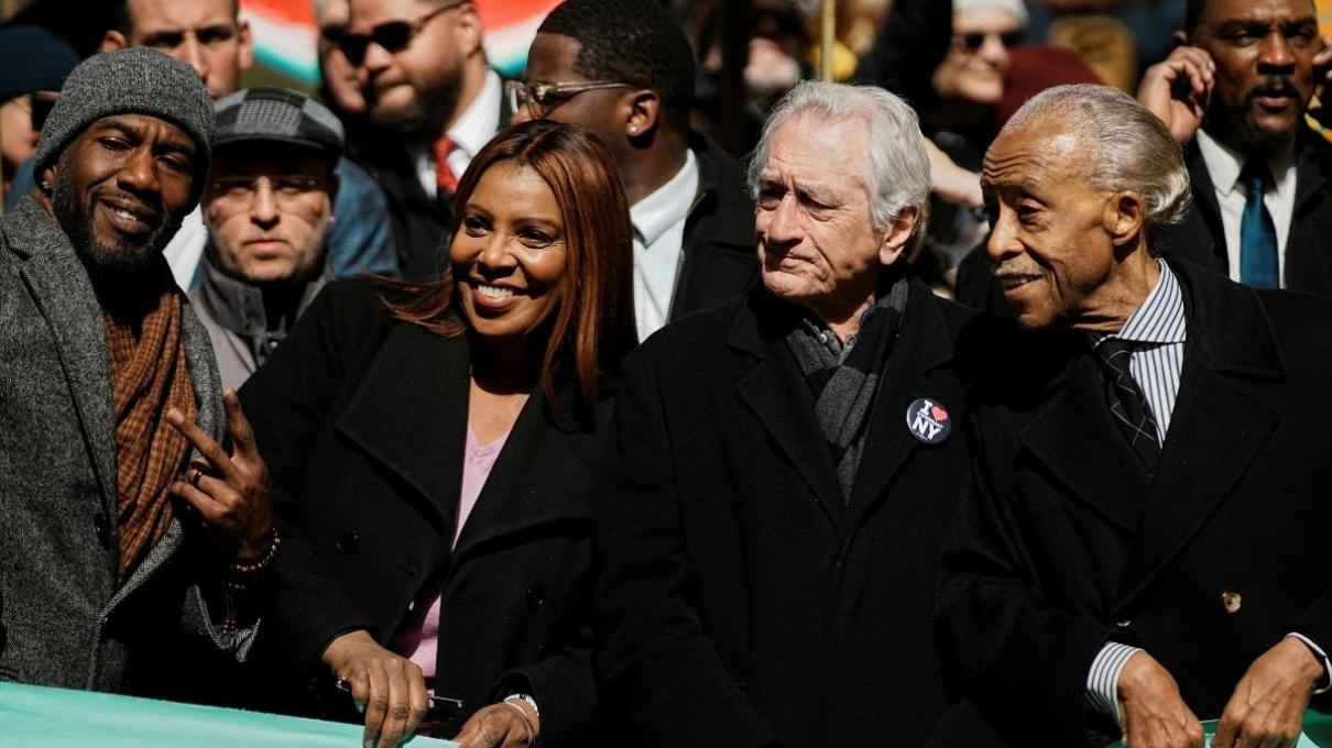 Robert De Niro reaparece en protesta contra Trump en Nueva York
