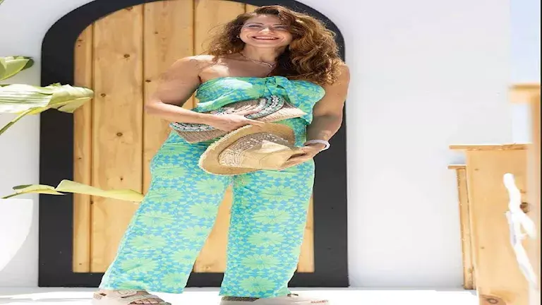 هيدي كرم تستمتع بإحدى رحلاتها (3)_10