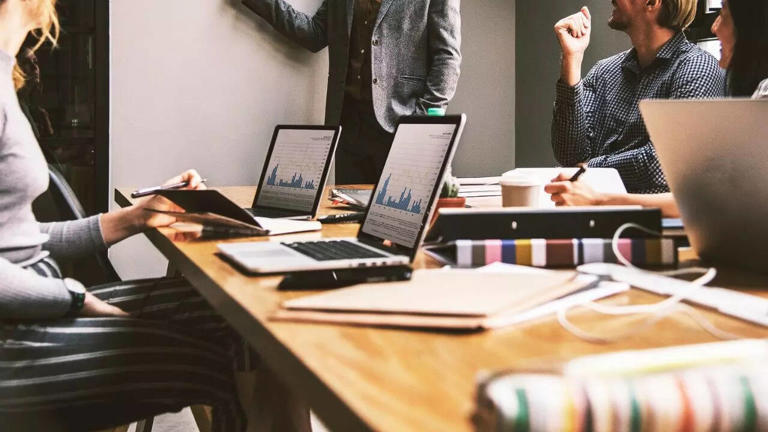 Women’s wages rise up to 8.8%, but gender pay gap persists: data