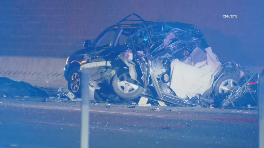 Deadly crash blocks all lanes of 10 Freeway in Ontario