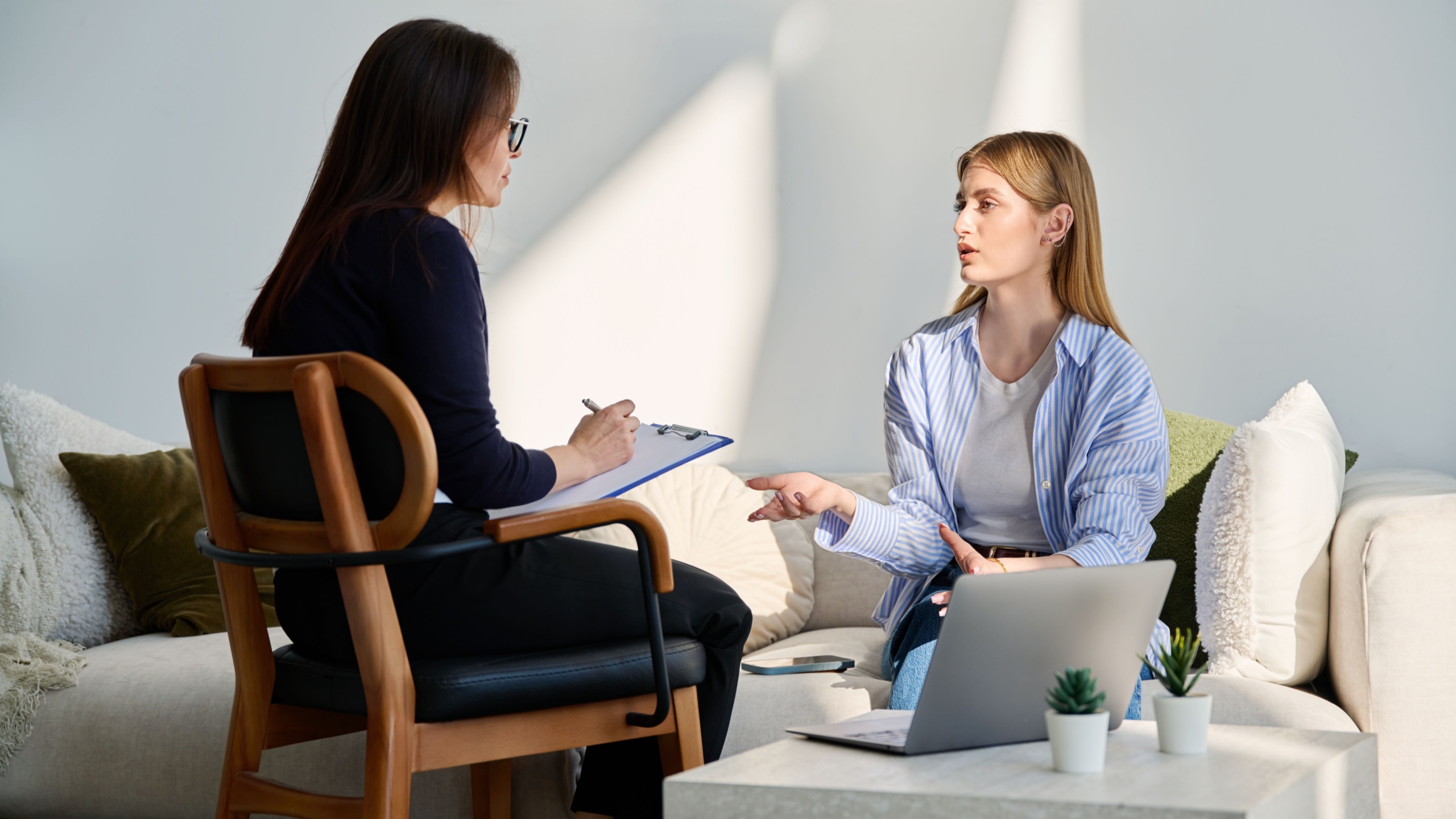7 things therapy taught people that their parents should have
