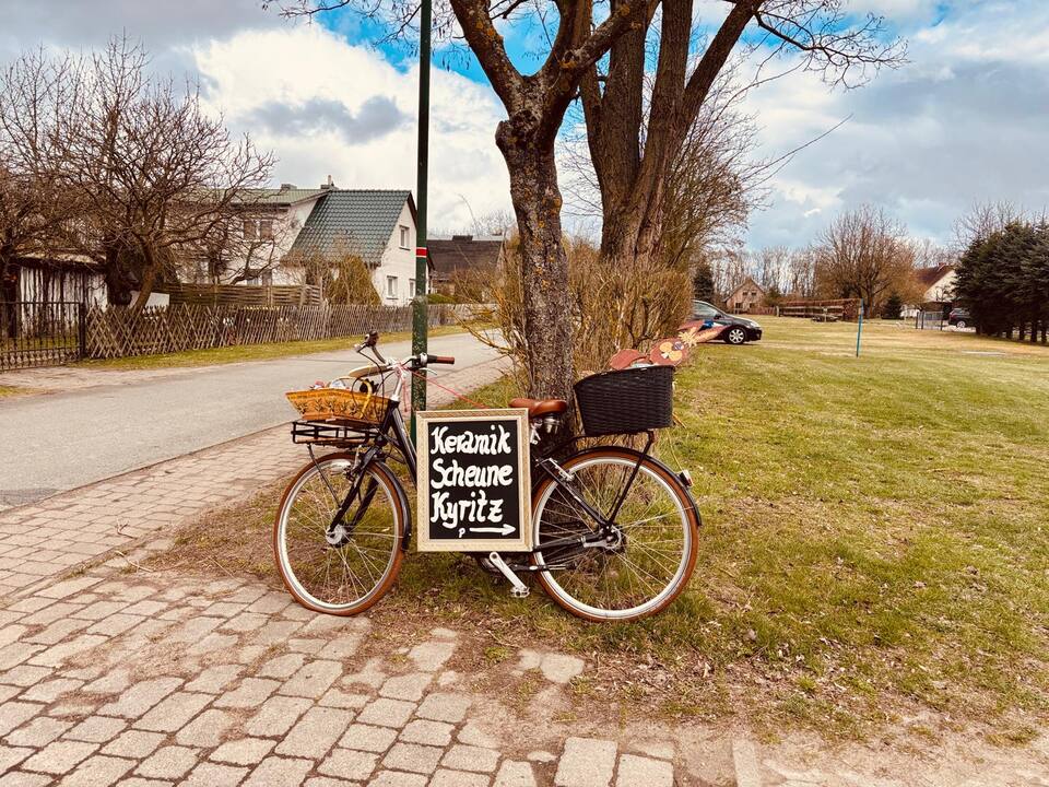 Eine Tour durch die Keramikscheune in Drewen