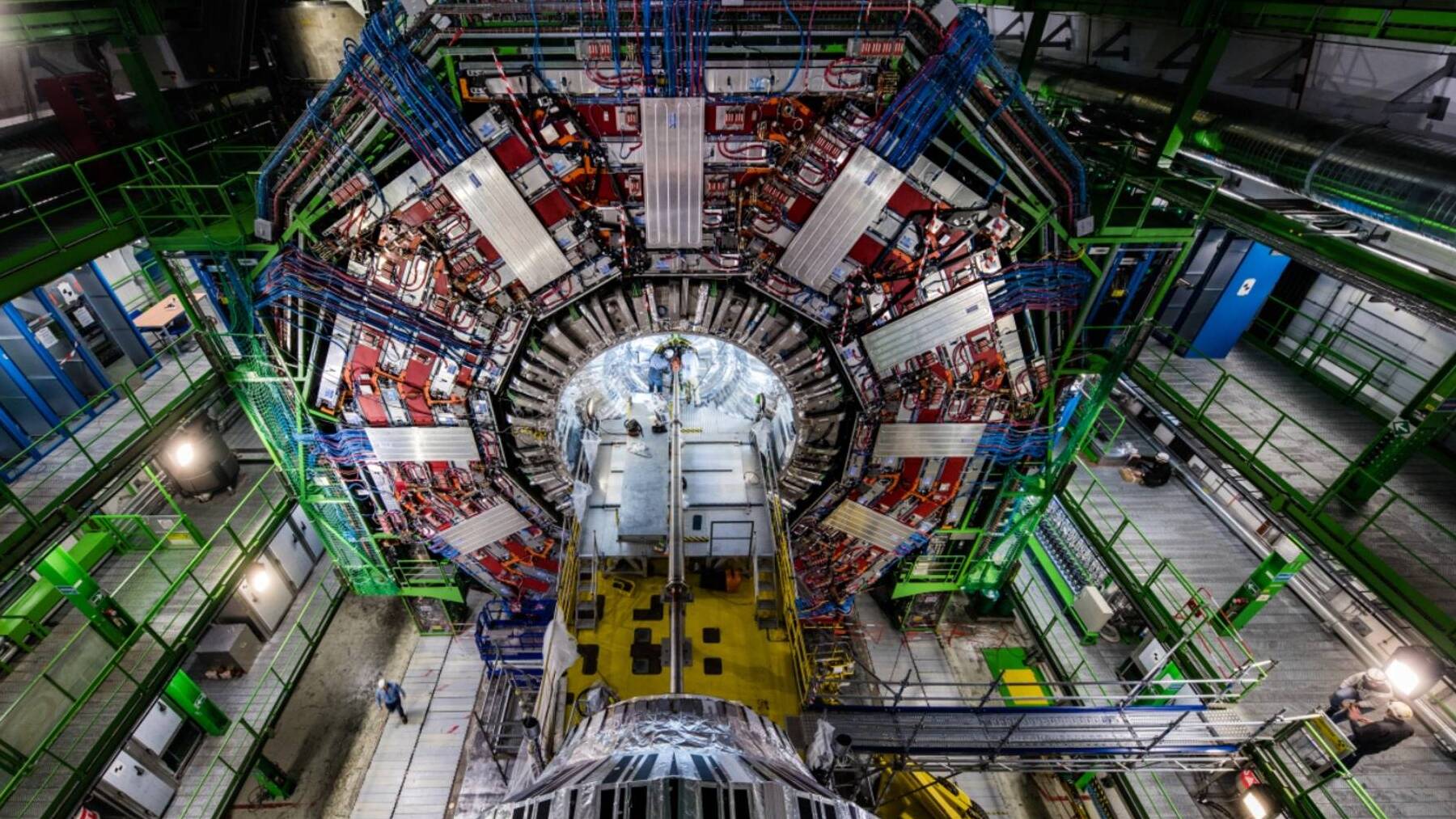 Los científicos del CERN celebran un hito histórico: hallan una nueva ...
