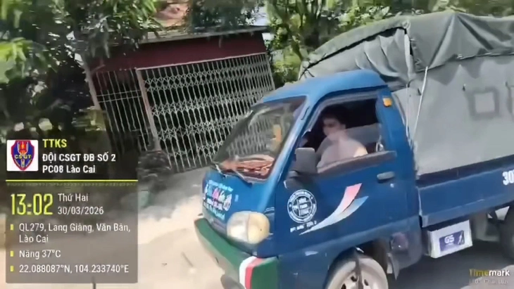 Tài xế vi phạm nồng độ cồn, không bằng lái, bỏ chạy khi gặp chốt cảnh sát giao thông