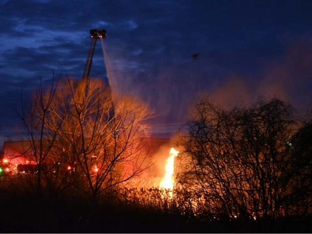 Alsip firefighters battle dense brush fire, billowing smoke seen for miles