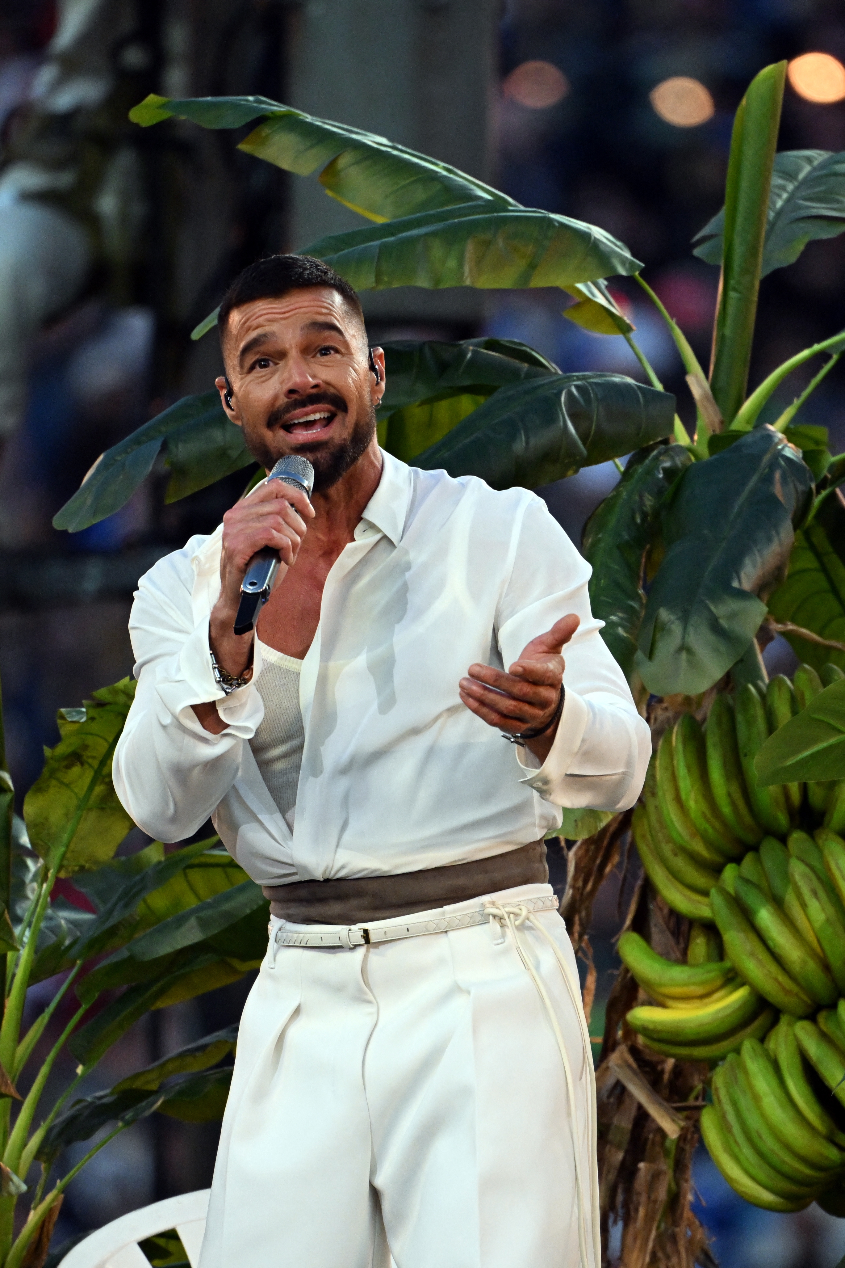 I know everyone loves him, but...: People who've met beloved celebs are ...