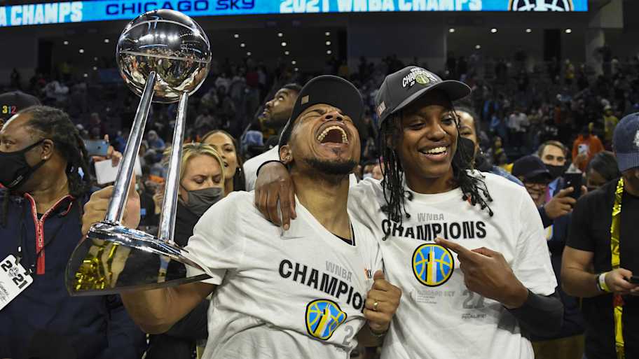 Diamond DeShields helps out the Mercury