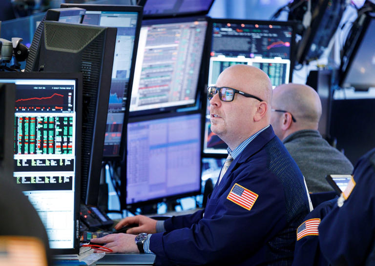 Wall Street cierra mixto tras el petróleo cerrar en 100 dólares por ...