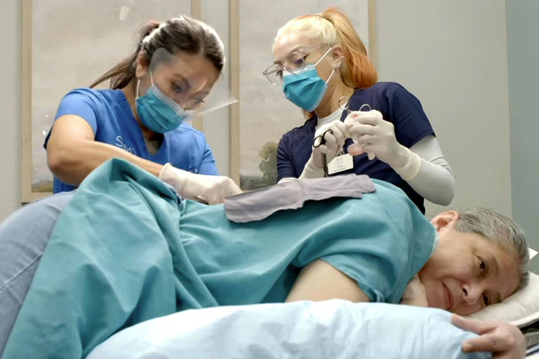 Dr. Pimple Popper in tears as complications unfold in season 2 trailer ...