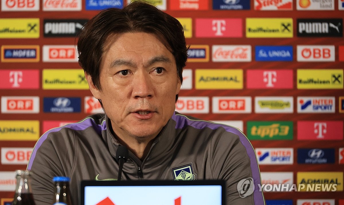 홍명보 감독 오스트리아전 관련 이미지