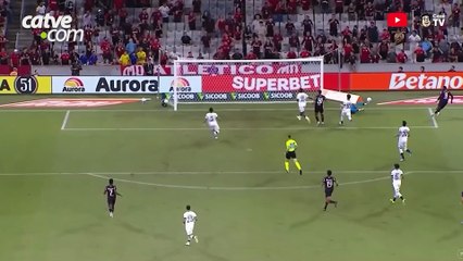 Athletico Paranaense goleia o Botafogo em jogo atrasado da quinta rodada