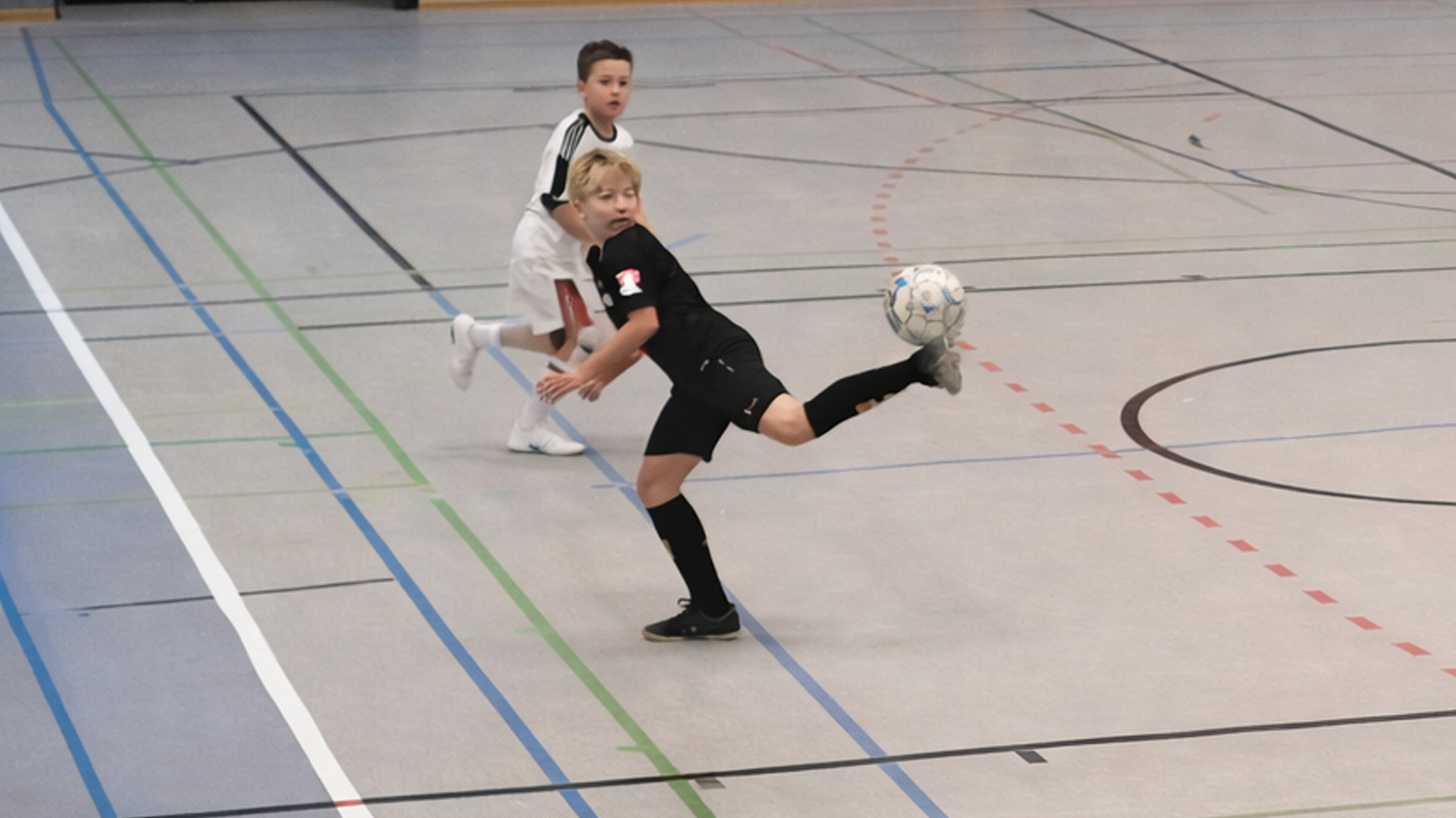 This kid plays with surprising control