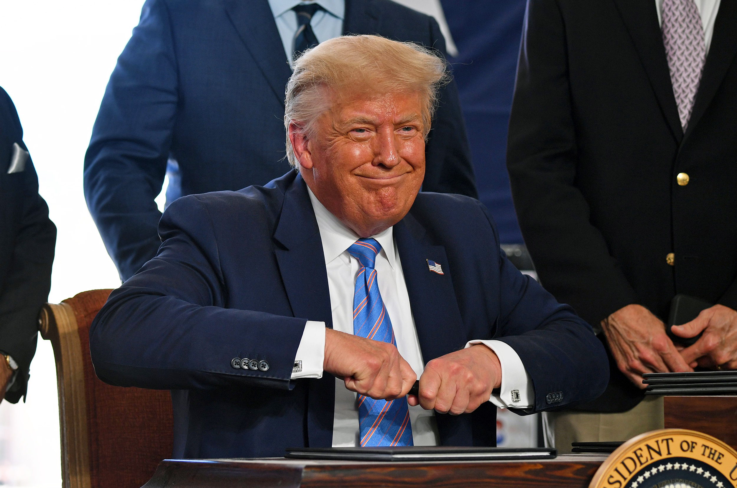 Trump shares a conversation with Sharpie maker that apparently never ...
