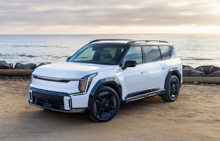 2026 Kia EV9 GT-Line vs. 2026 Hyundai IONIQ 9 Limited. Which three-row ...