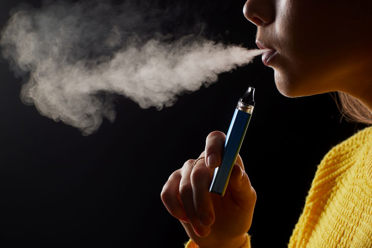 Vaping probably causes lung and mouth cancer and merits more action ...