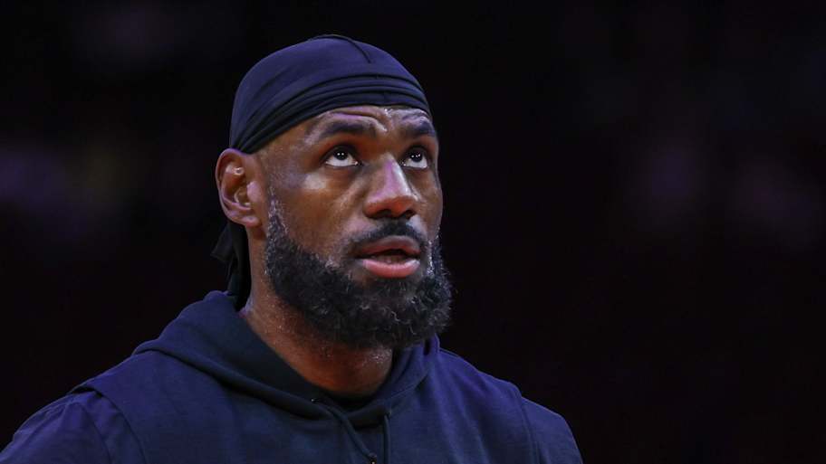 Cavaliers suddenly face a shocking new rival in the LeBron James ...