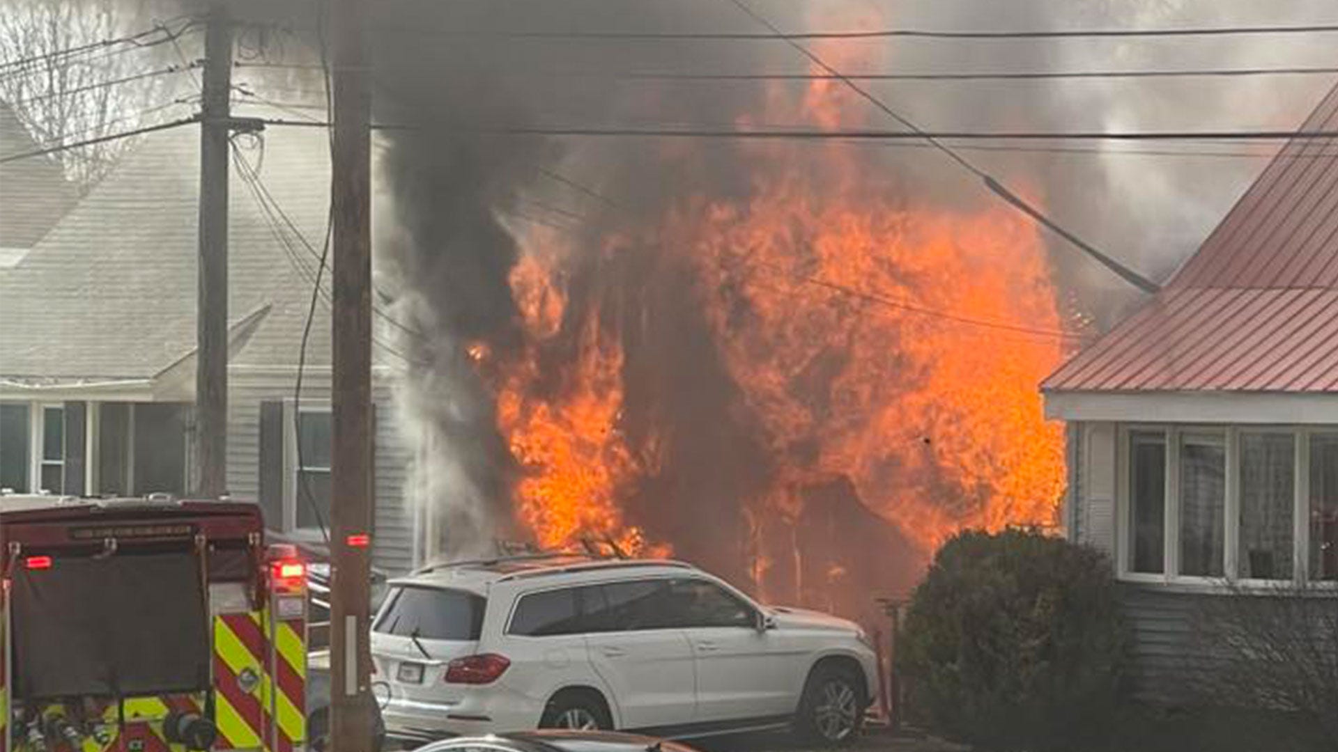 Garage fire in Portland neighborhood spreads to multiple homes