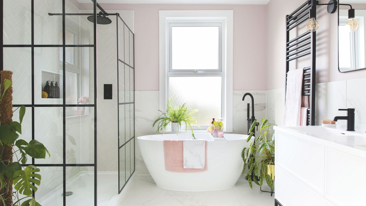 5 messy things that guests always notice in your bathroom