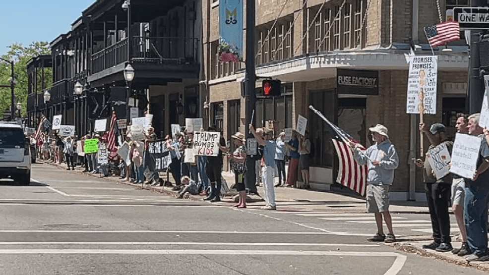 Hundreds protest Trump administration in latest 'No Kings' event in ...