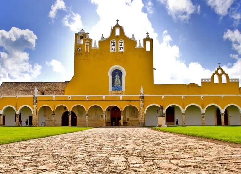 El convento de San Antonio de Padua es el corazón de la Semana Santa en Izamal, Yucatán.